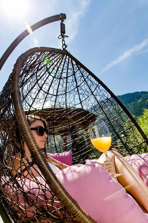 Hotel Eva,Garden Saalbach-Hinterglemm