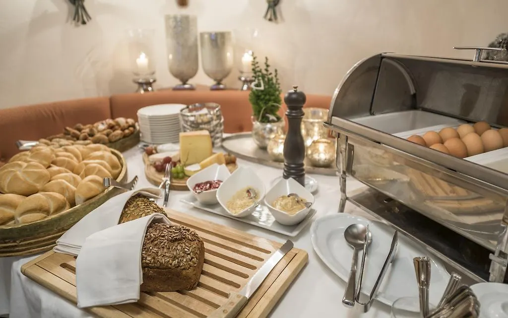 Hotel Eva,Garden Saalbach-Hinterglemm 4*,  Austria