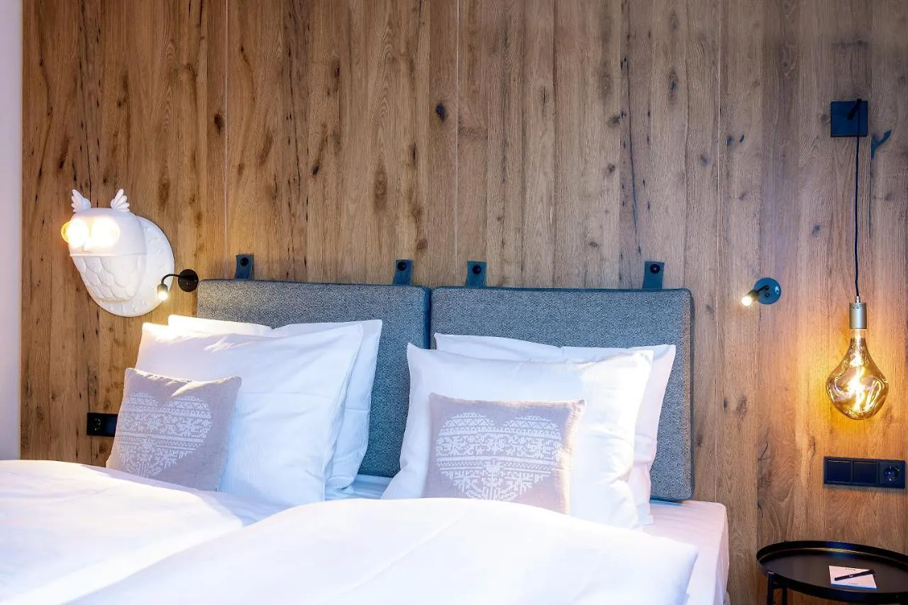 Hotel Eva,Garden Saalbach-Hinterglemm Austria